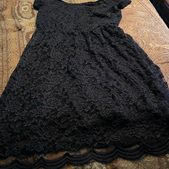 Simple black summer dress - Picture 2 of 6